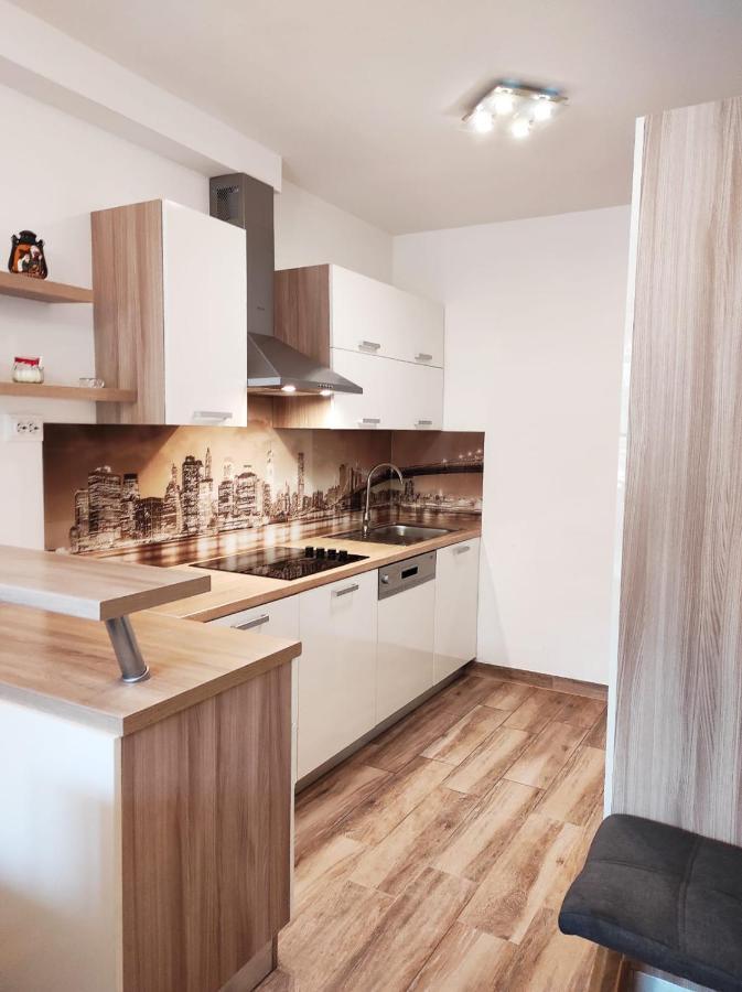 Apartment Mm Split Eksteriør bilde