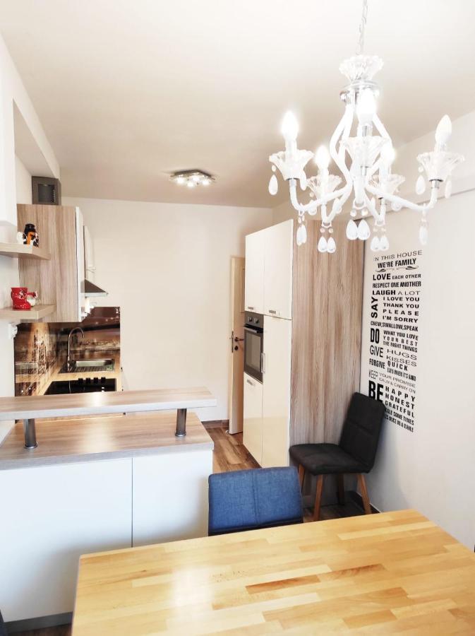 Apartment Mm Split Eksteriør bilde